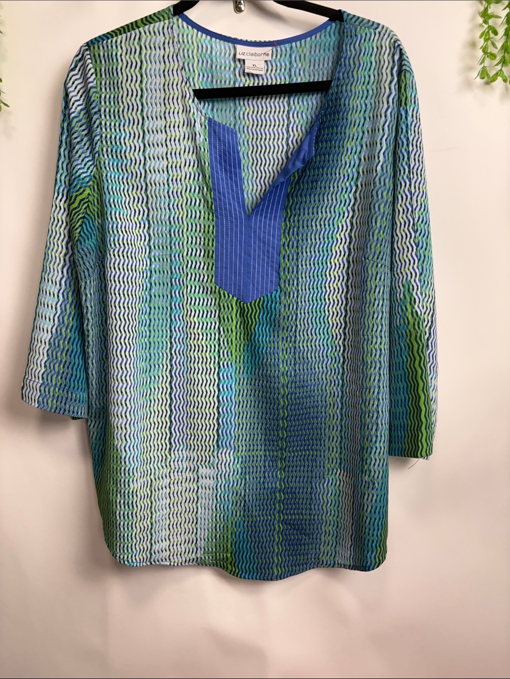 Liz Claiborne Blue and Green Wave-Print Tunic Top